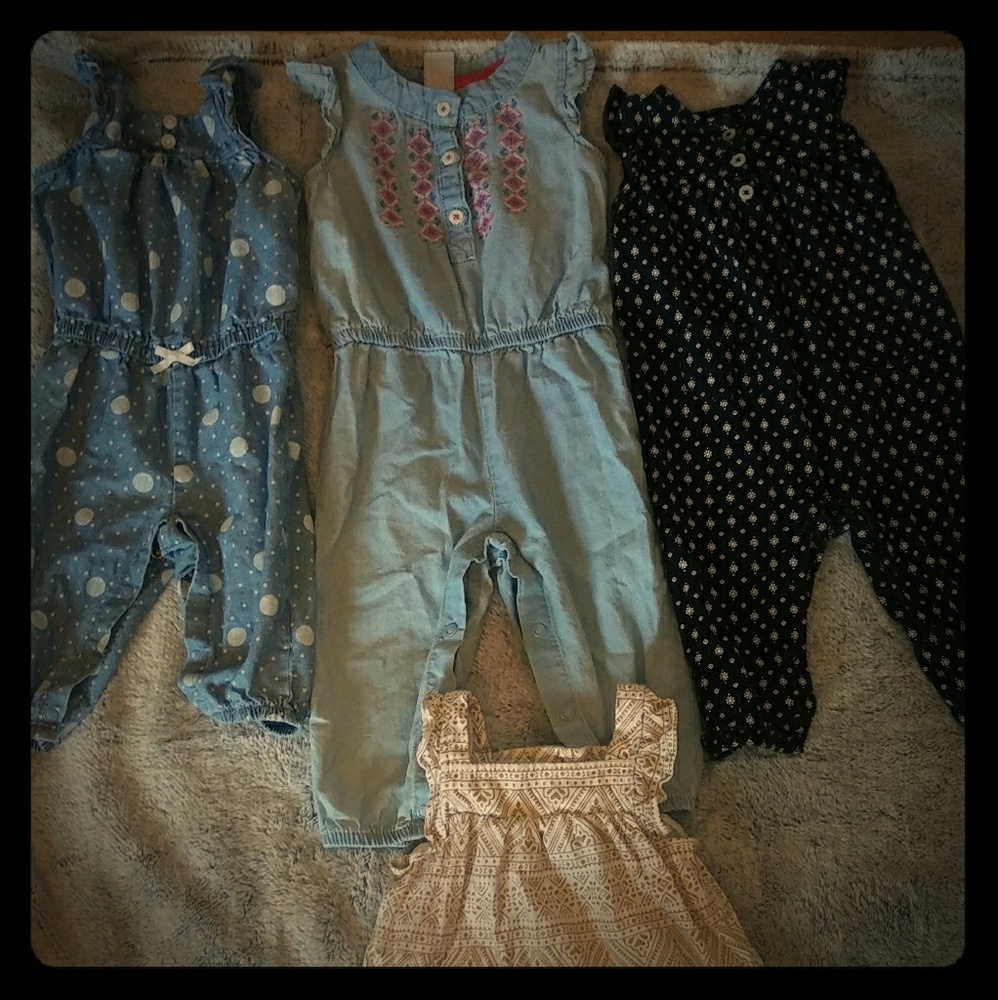 Bundle baby rompers